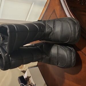 Magellan ski/snow boots 11m 12d womens